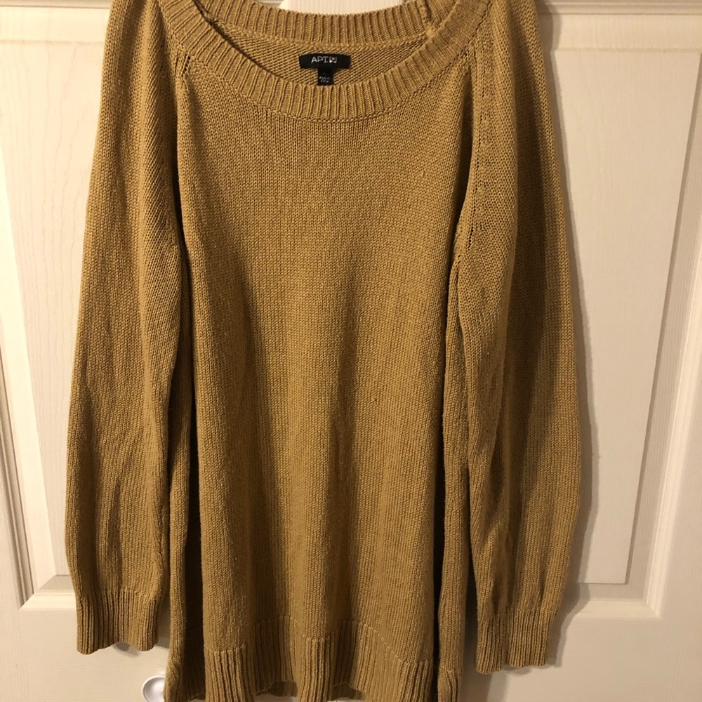 Apt 9 Sweater. Size Large